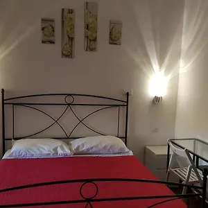 Domus Vatican Holiday's Bed & Breakfast