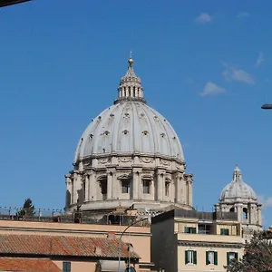 Di Fronte Cupola Рим