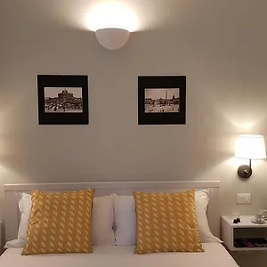 Bed and breakfast Roman Suite Guest House